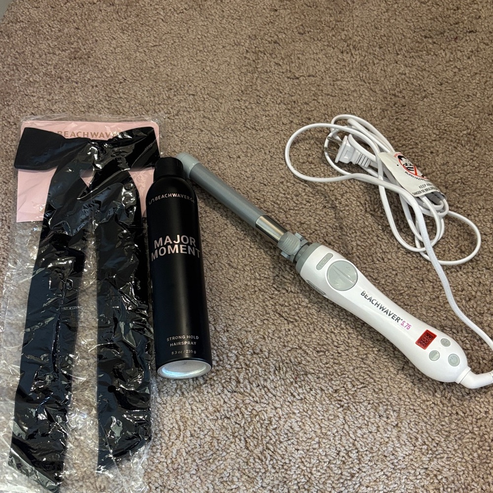 Beachwaver S.75 with bow and hairspray